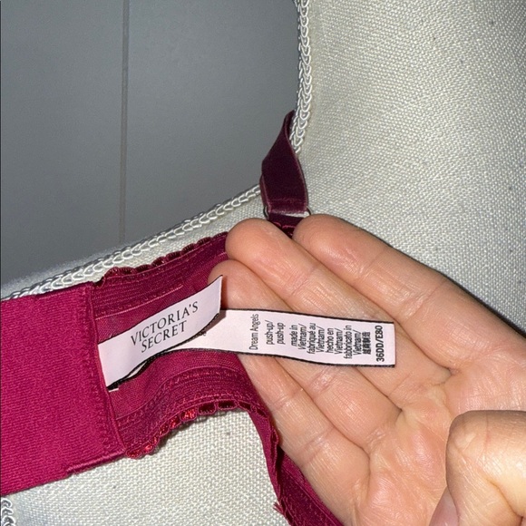 Victoria's Secret Lace Push-Up Bra in Deep Red - Picture 4 of 6